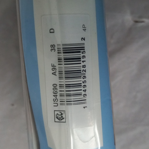 Playtex 18 Hour bra beige size 38D New - Picture 4 of 4